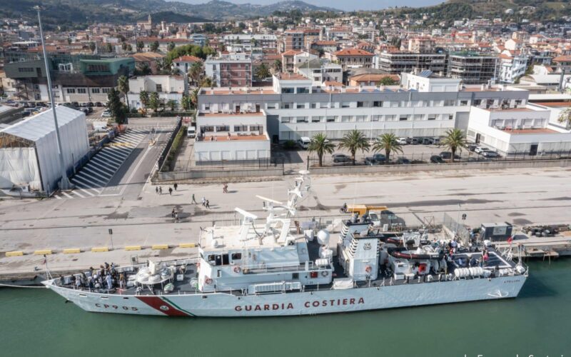 Quasi 2.000 visitatori a bordo di Nave “Peluso” e numerose visite per le Giornate FAI d’Autunno